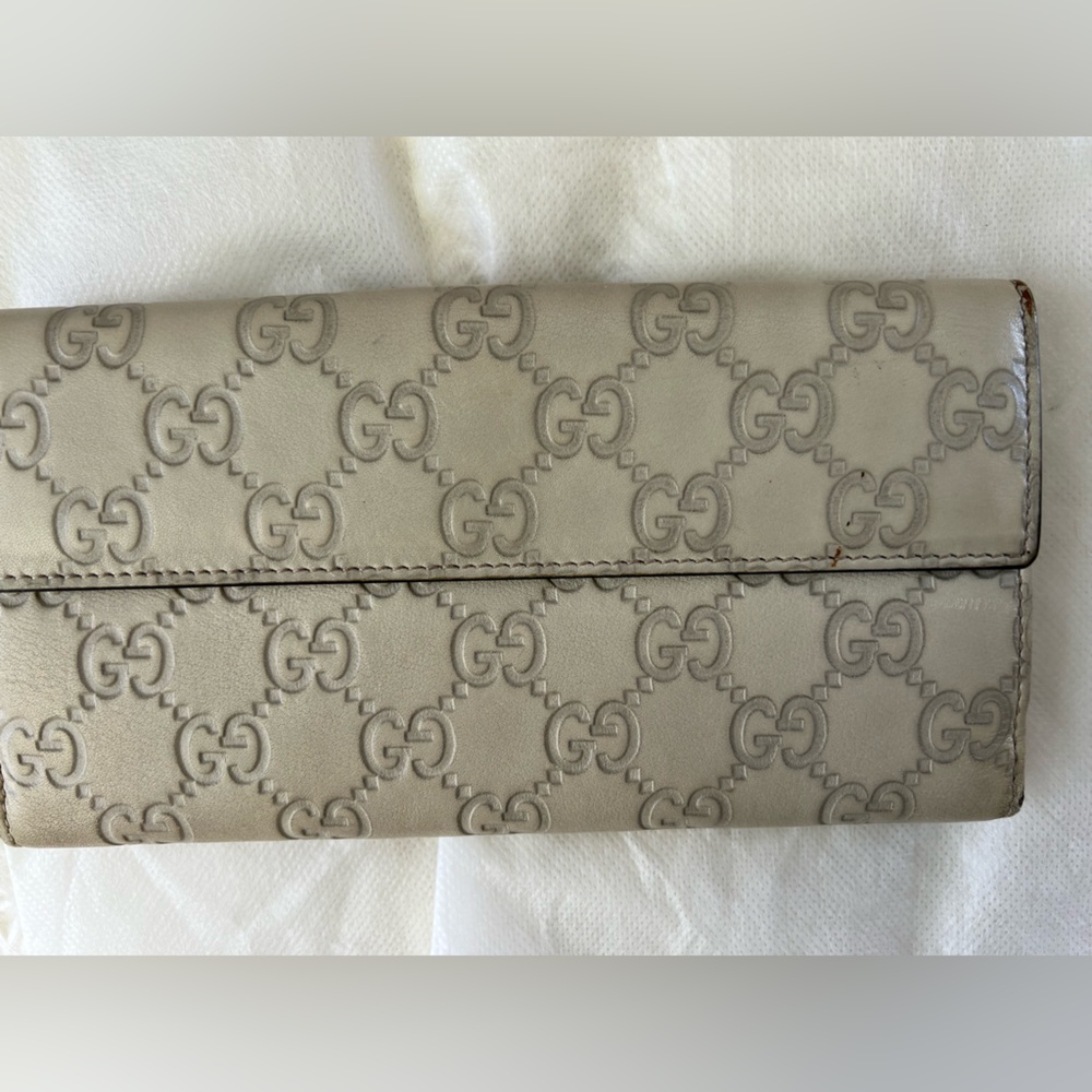 Gucci Light Gray GG Monogram Continental Wallet with Gold Heart Clasp - Picture 9 of 14